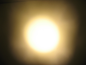 теплый белый цвет свечения светодиодной вставки Lumen