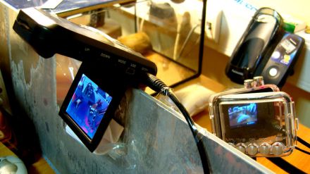 Мини студию для видеосъемки экшен камерой Intova Sport HD, пришлось дополнить автомобильным видеорегистратором.